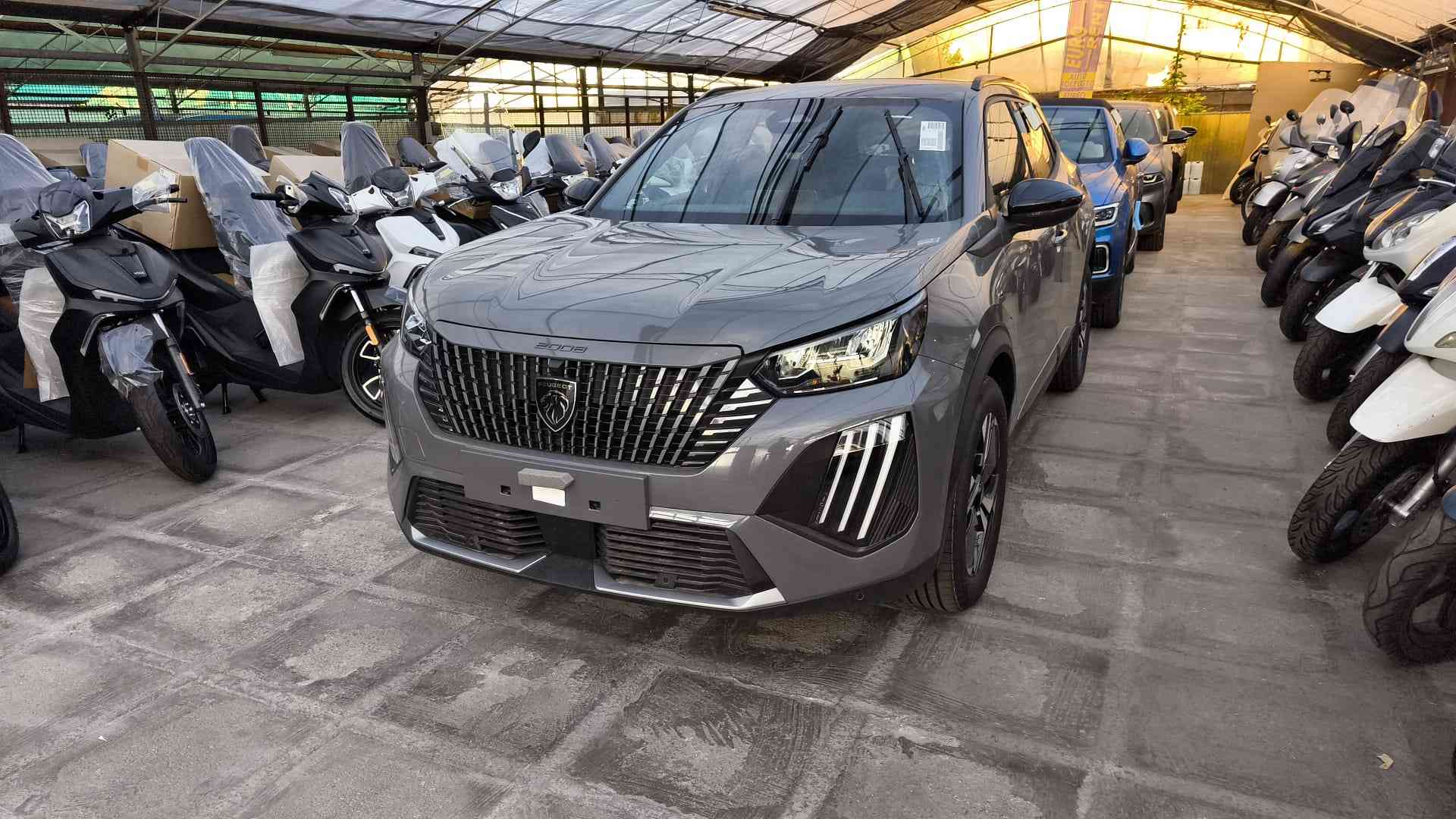 Peugeot 2008 1.2 PureTech 100 S&S Allure KM0 2025