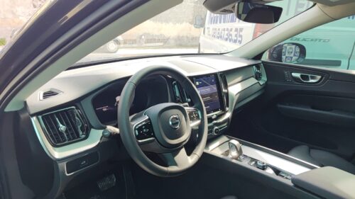 Volvo XC60 B4 (d) AWD automatico Plus Dark NUOVA