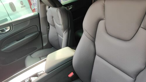 Volvo XC60 B4 (d) AWD automatico Plus Dark NUOVA