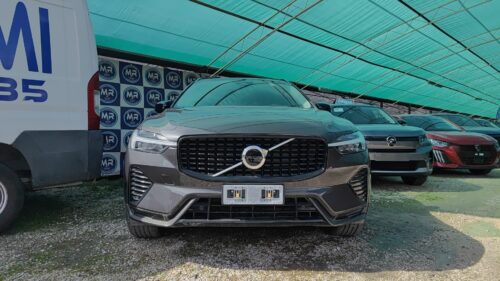 Volvo XC60 B4 (d) AWD automatico Plus Dark NUOVA