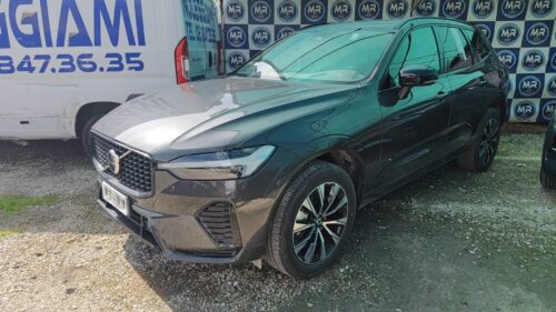 Volvo XC60 B4 (d) AWD automatico Plus Dark NUOVA