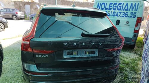 Volvo XC60 B4 (d) AWD automatico Plus Dark NUOVA
