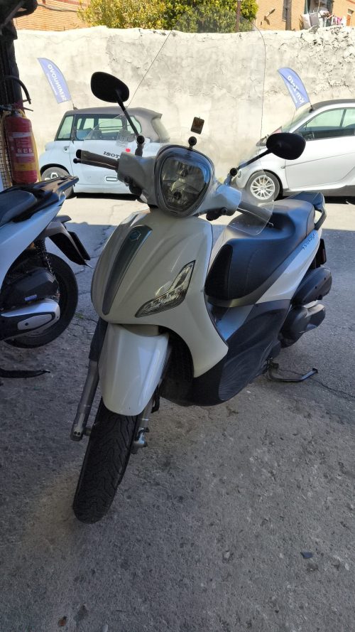 PIAGGIO BEVERLY 350 DEL 2017 PER COMMERCIANTI