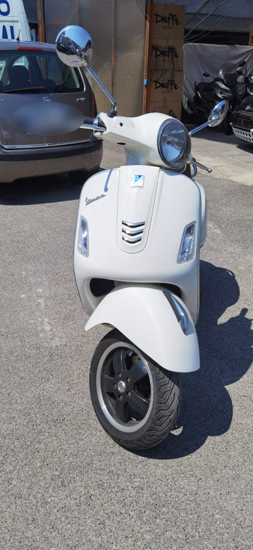 Vespa GTS 300 del 2018 USATO