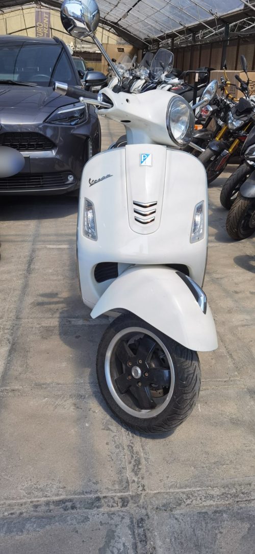 Vespa GTS 300 del 2018 USATO