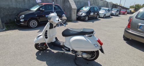 Vespa GTS 300 del 2018 USATO