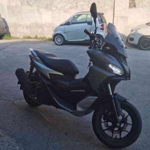 Aprilia SR GT 125 del 2022 USATO