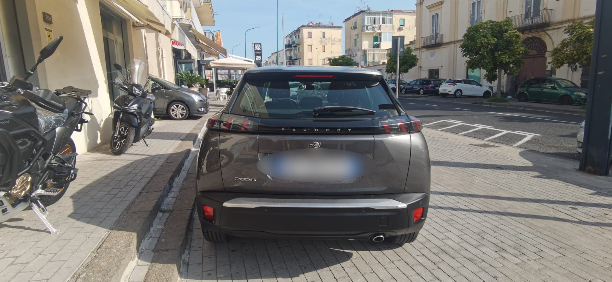 Peugeot 2008 1.5 BlueHDi 110 BUSINESS 2021 USATO