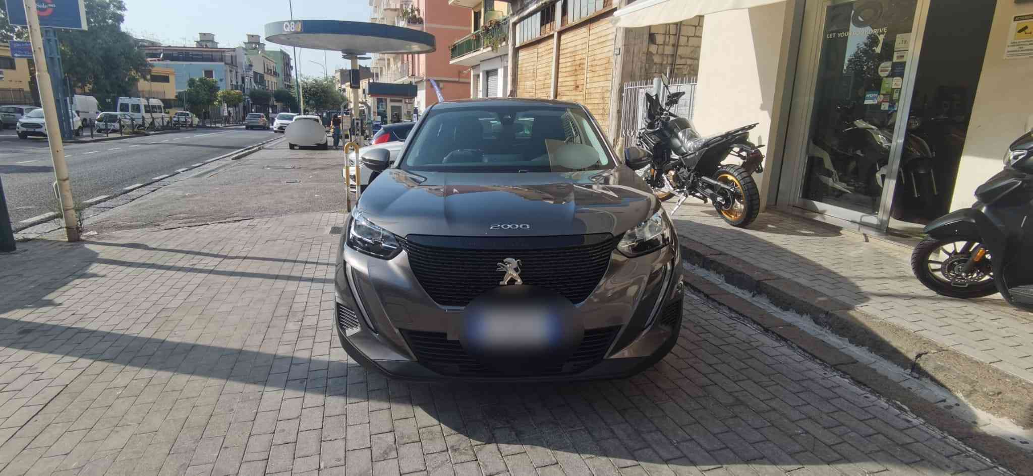 Peugeot 2008 1.5 BlueHDi 110 BUSINESS 2021 USATO