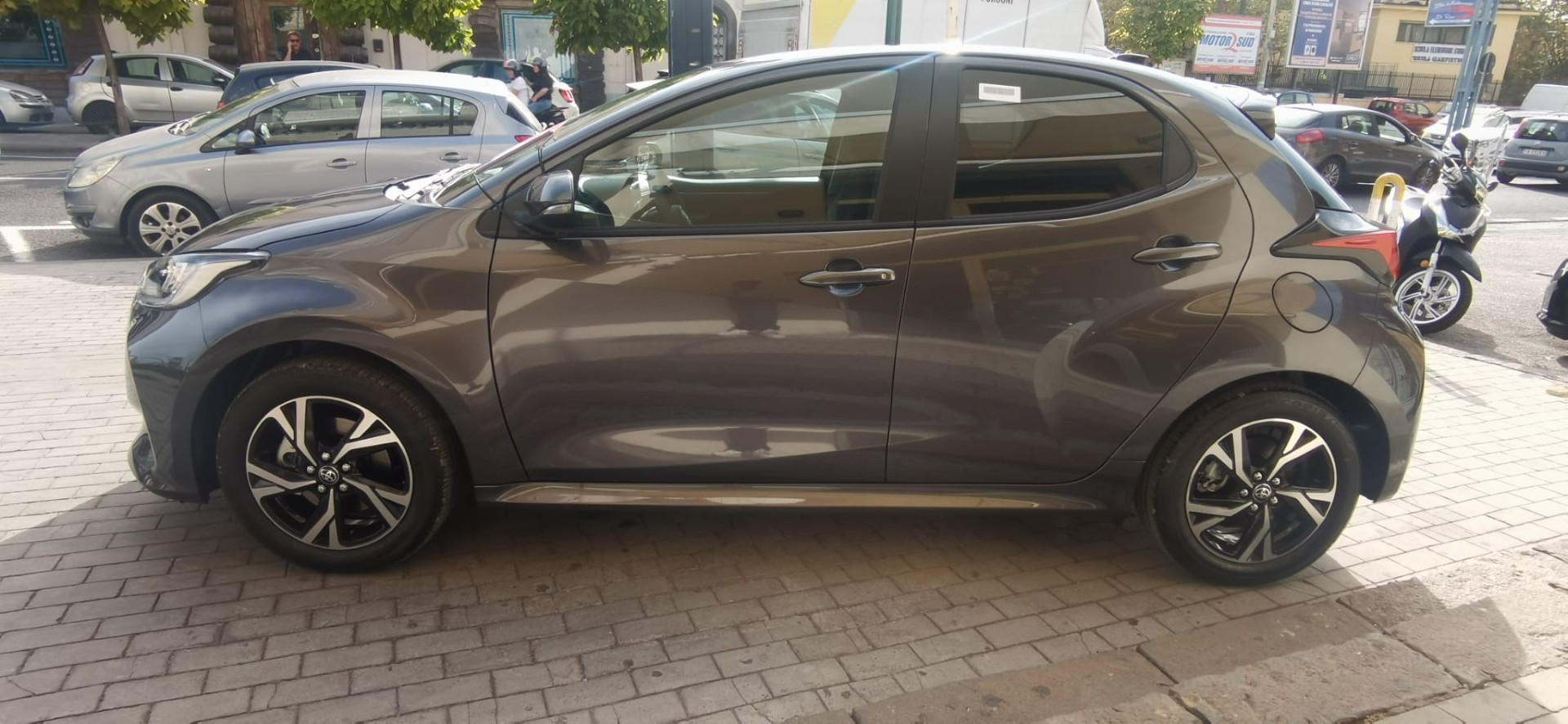 Toyota Yaris 1.5 Hybrid 5 porte Trend NUOVA
