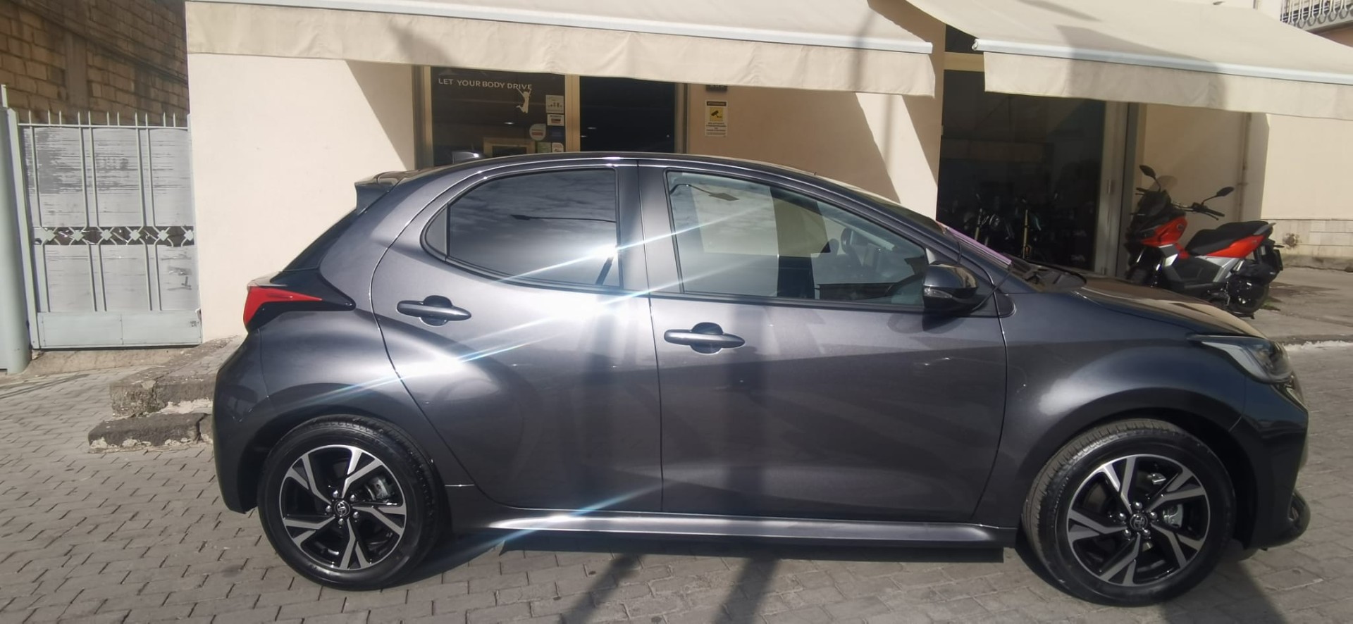 Toyota Yaris 1.5 Hybrid 5 porte Trend NUOVA