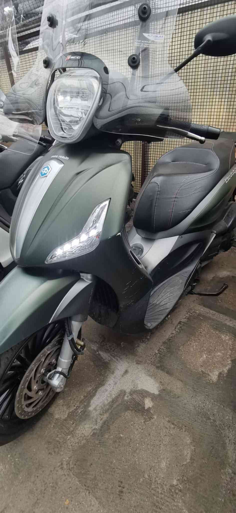 Piaggio BEVERLY 300 DEL 2018 USATO