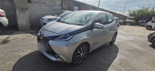 Toyota Aygo 1.0 CVT-i 69 CV 5P CONNECT 2016 USATO