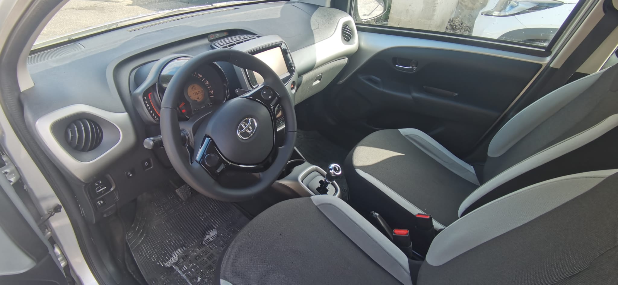 Toyota Aygo 1.0 CVT-i 69 CV 5P CONNECT 2016 USATO