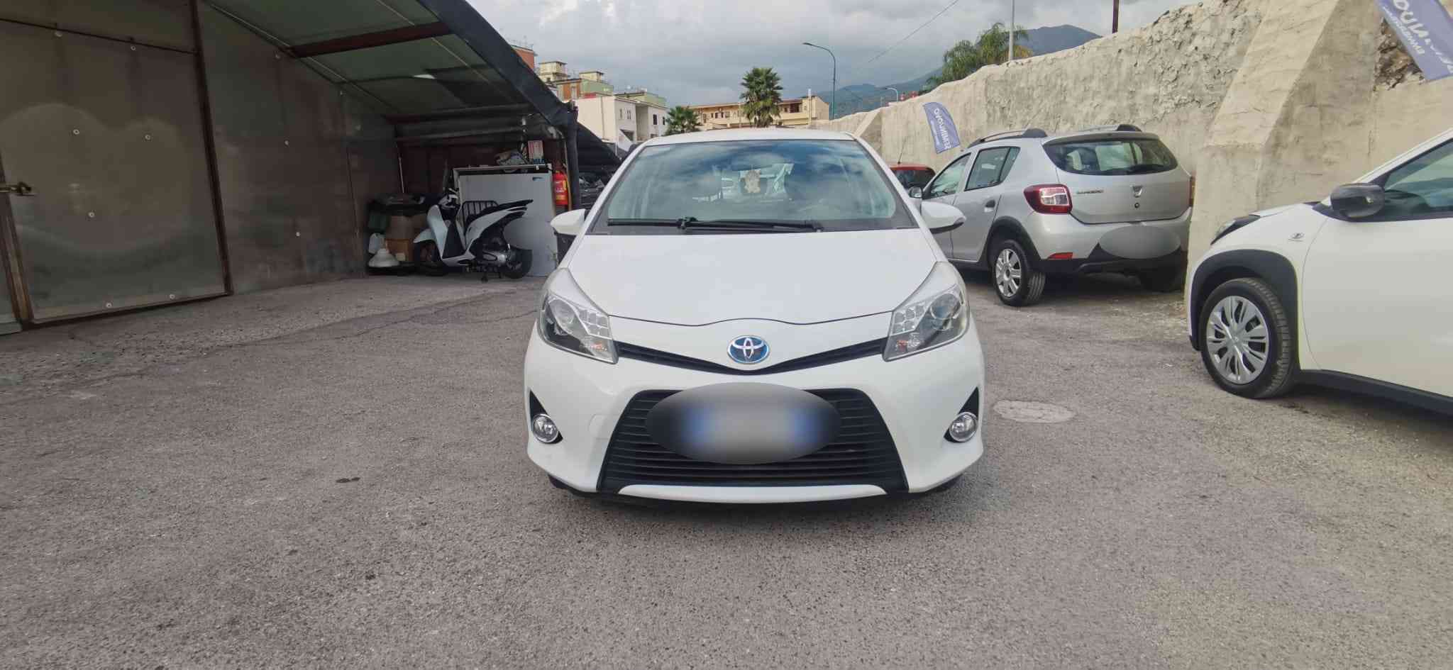 Toyota Yaris 1.5 Hybrid 5 porte 2014 USATO