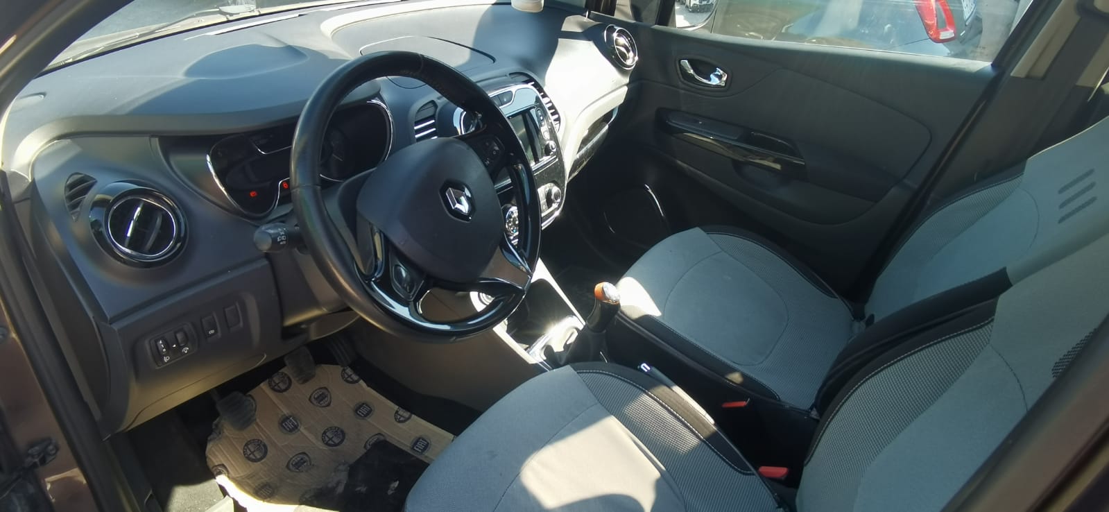 Renault Captur 1.5 dci 90cv diesel 2014 USATO