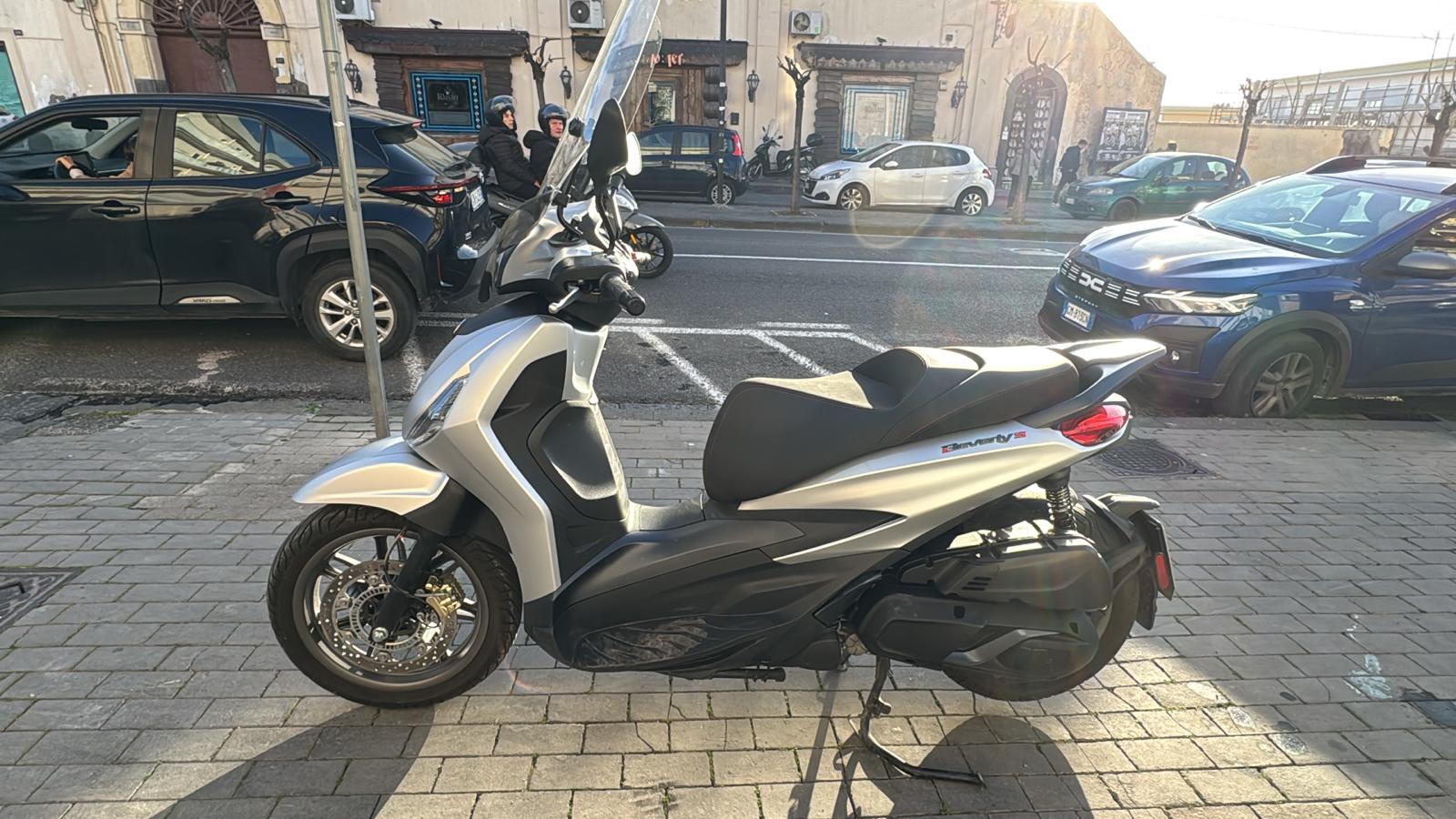 Piaggio Beverly 400 del 2024 USATO