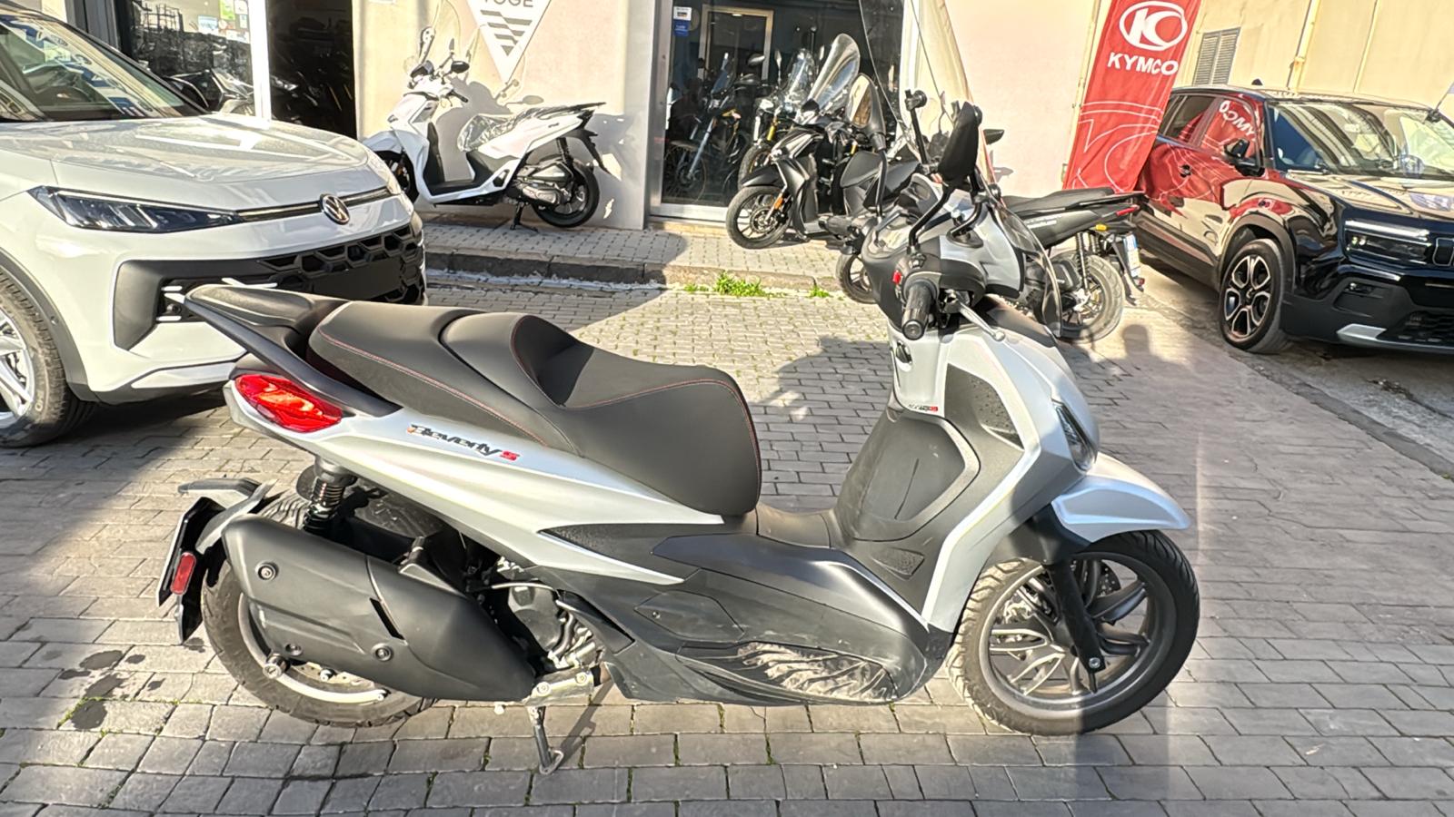 Piaggio Beverly 400 del 2024 USATO