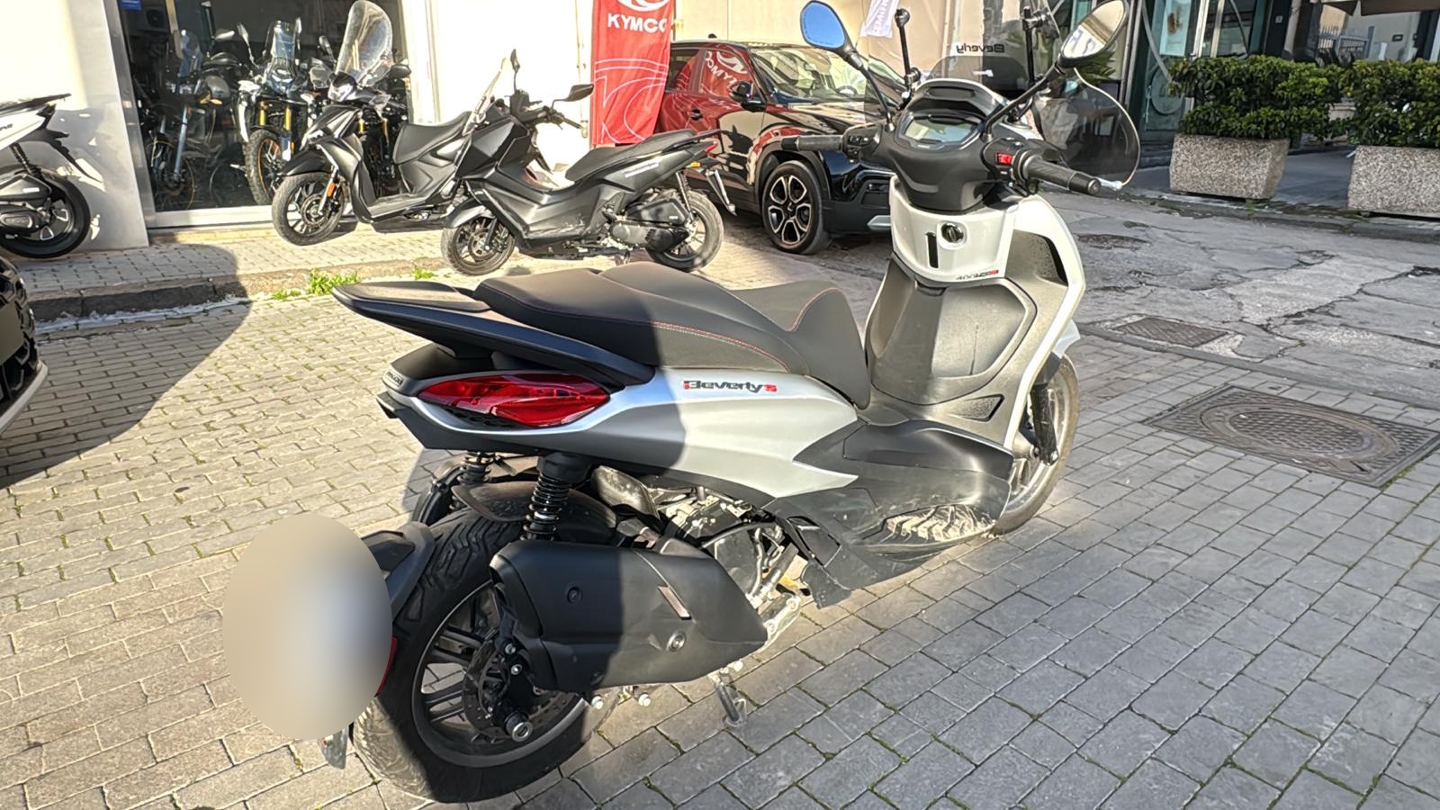 Piaggio Beverly 400 del 2024 USATO