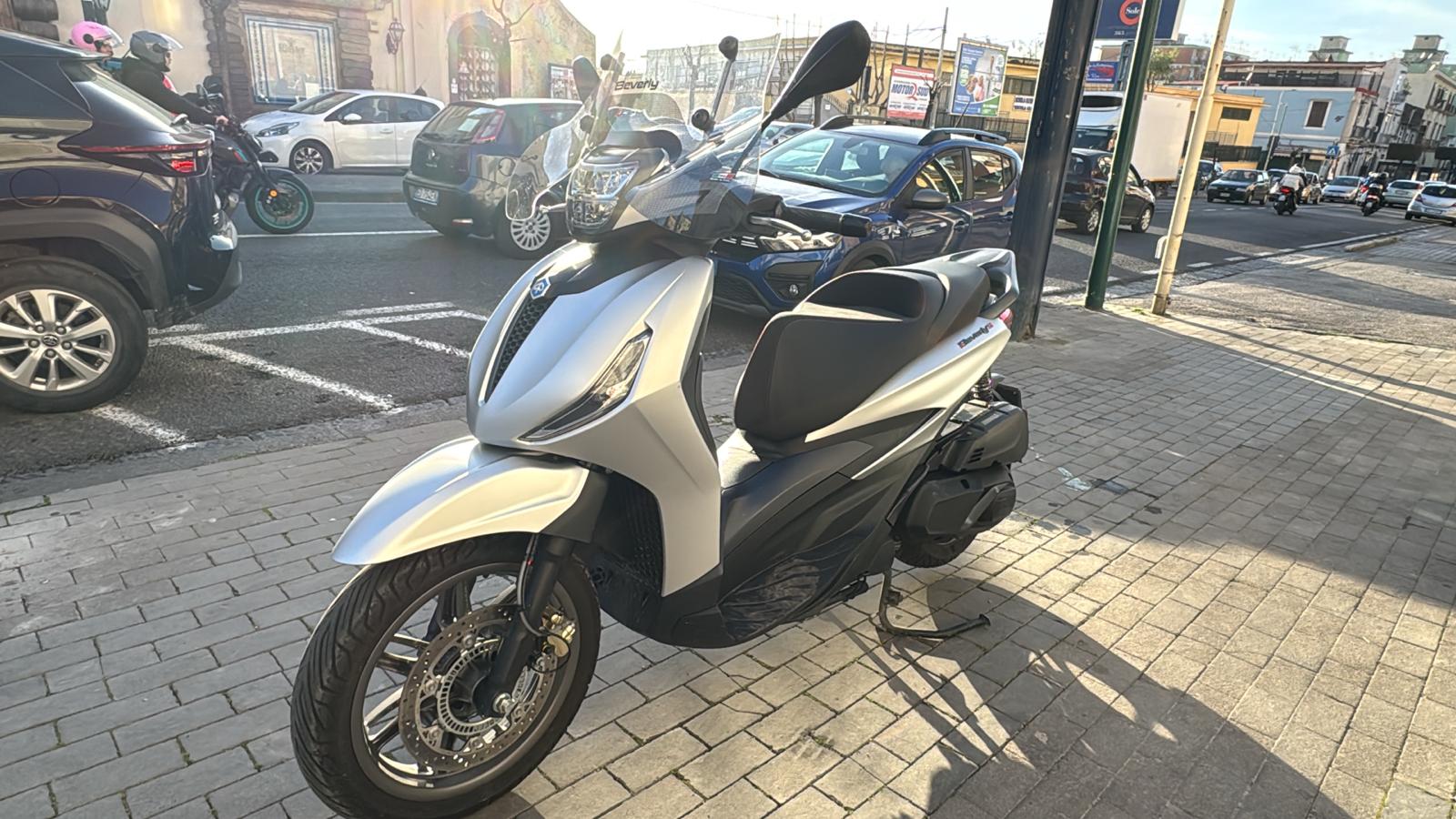 Piaggio Beverly 400 del 2024 USATO