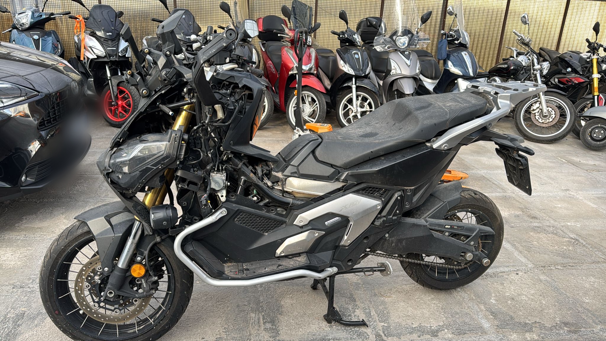 Honda X-ADV 750 del 2023 SINSTRATO