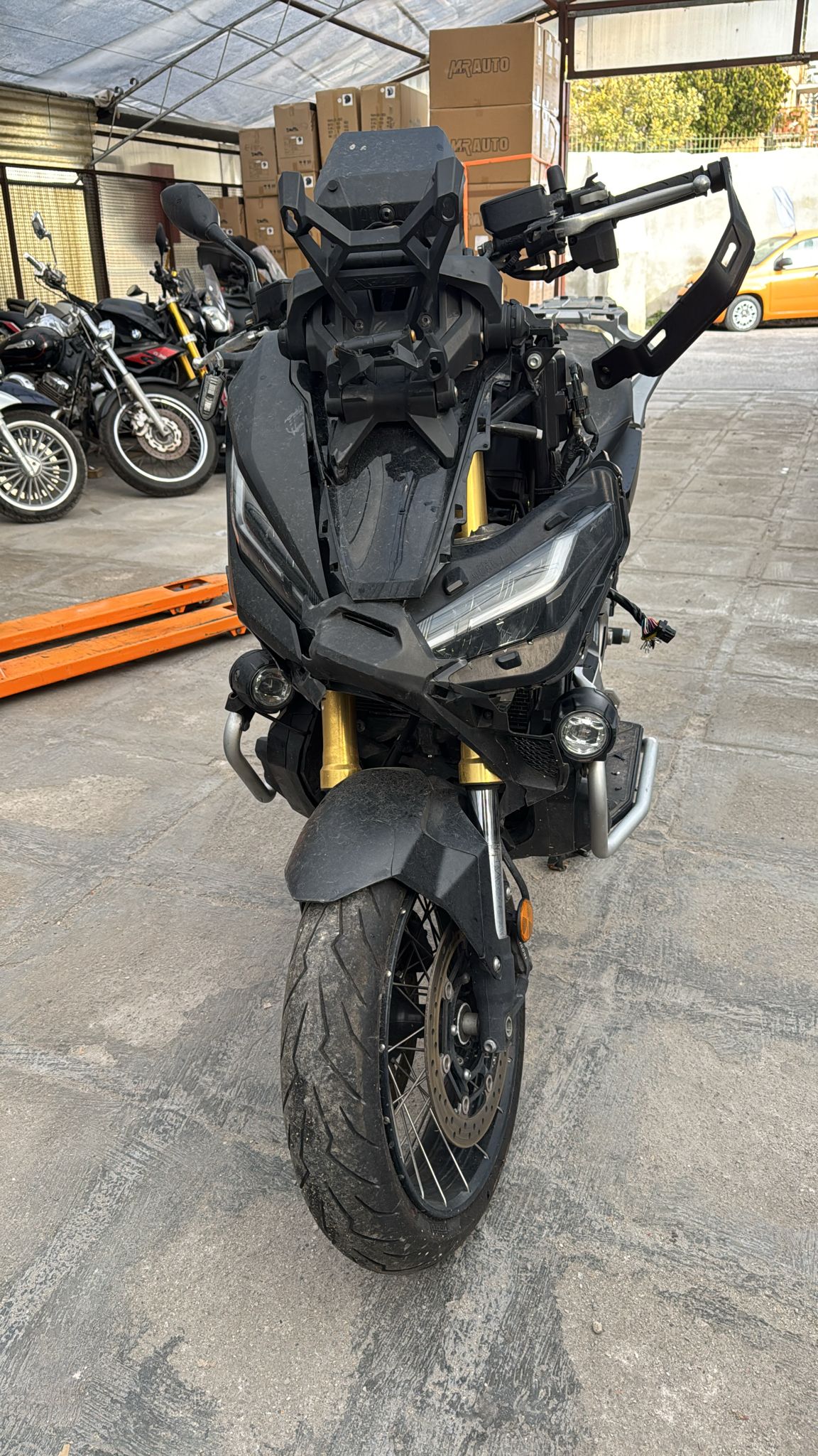 Honda X-ADV 750 del 2023 SINSTRATO