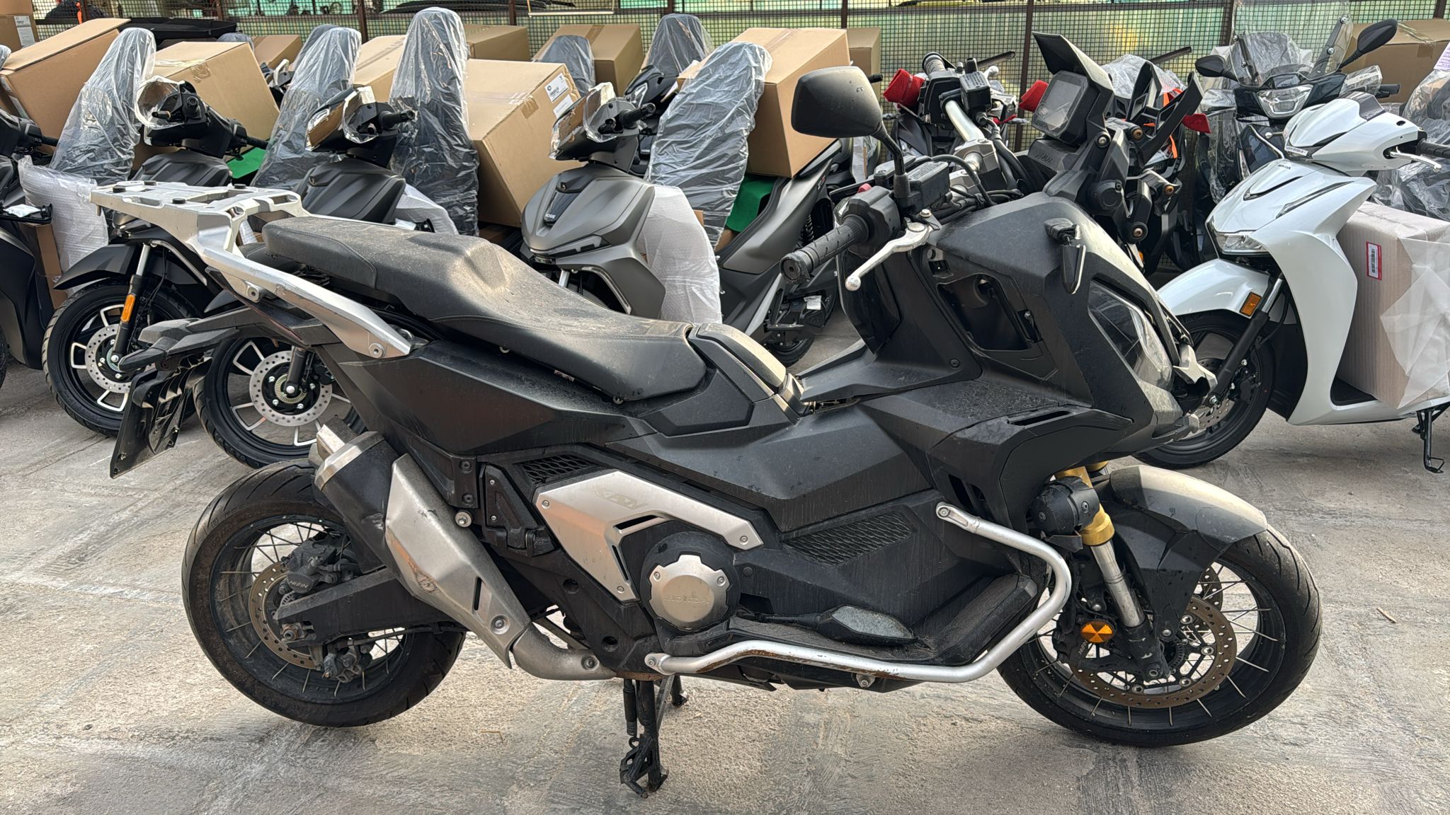 Honda X-ADV 750 del 2023 SINSTRATO