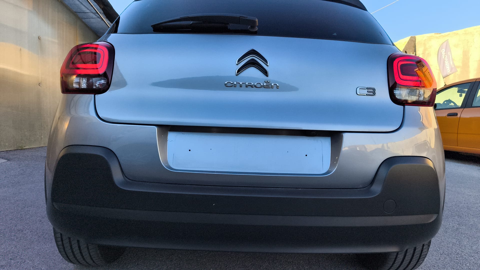 Citroen C3 1.2 PureTech 83 cv Shine 2023 USATO