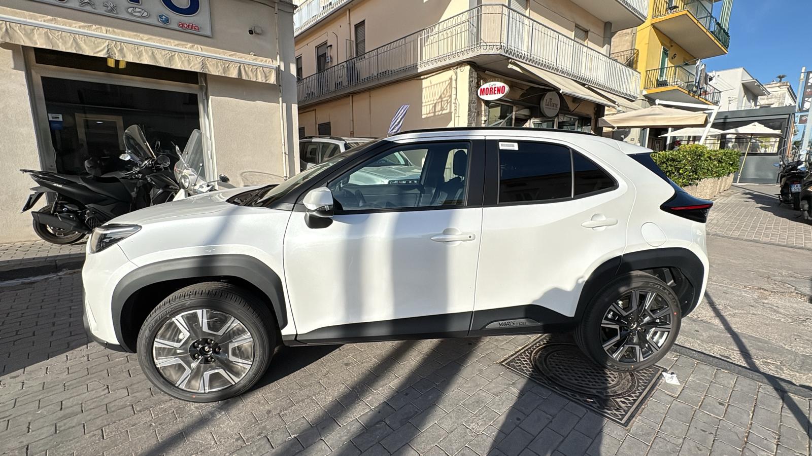 Toyota Yaris Cross 1.5 Hybrid 5p. E-CVT Active NUOVA
