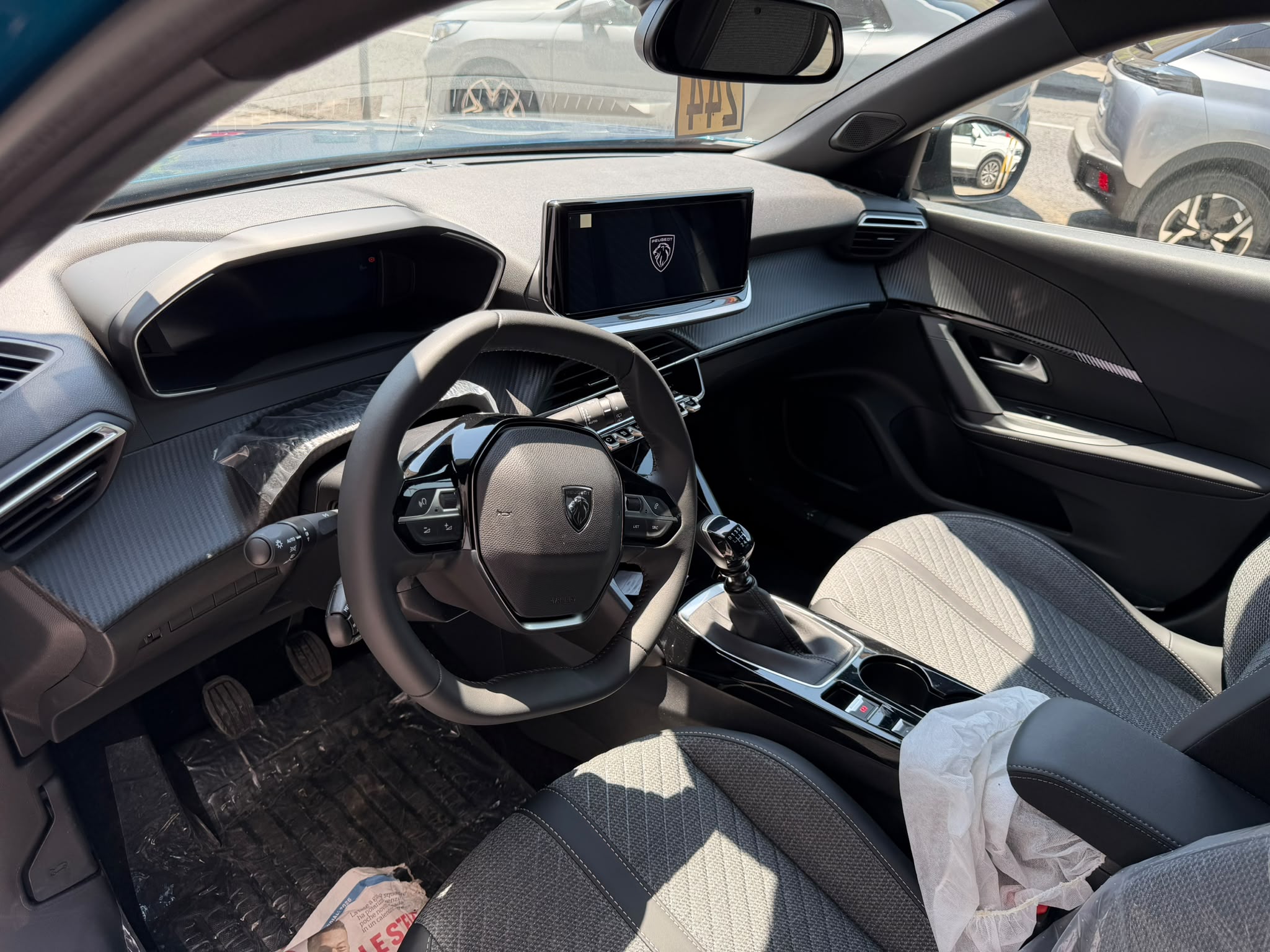 Peugeot 2008 1.2 BENZINA PURETECH 100CV ALLURE 2025 KM0