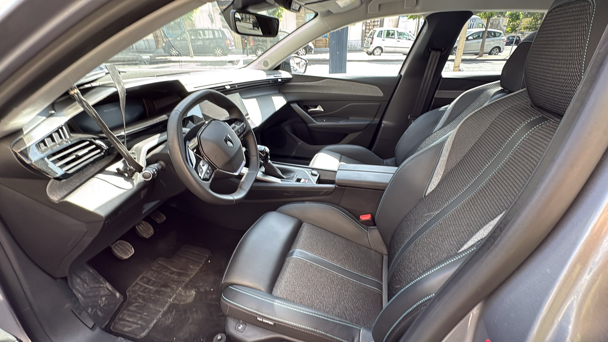 Peugeot 308 1.2 PureTech Turbo 130 Allure 2024 USATO