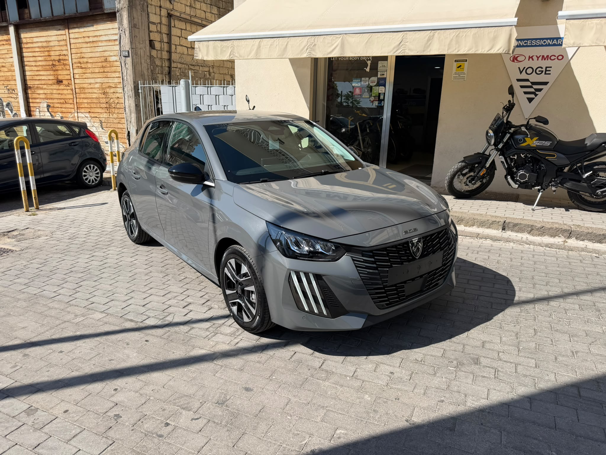 Peugeot 208 1.2 Hybrid 110cv AUTOMATICA ALLURE 2025 KM0