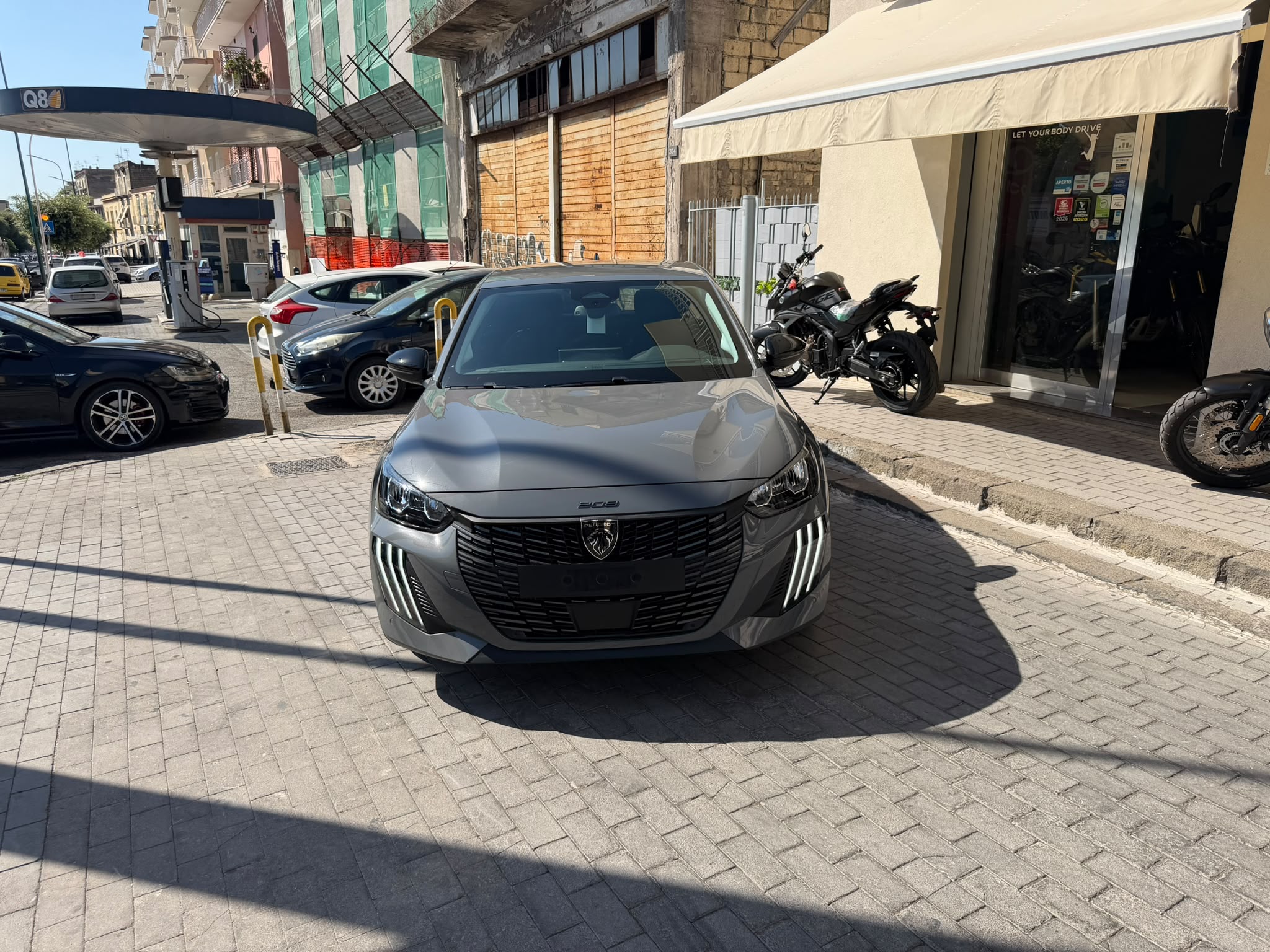 Peugeot 208 1.2 Hybrid 110cv AUTOMATICA ALLURE 2025 KM0