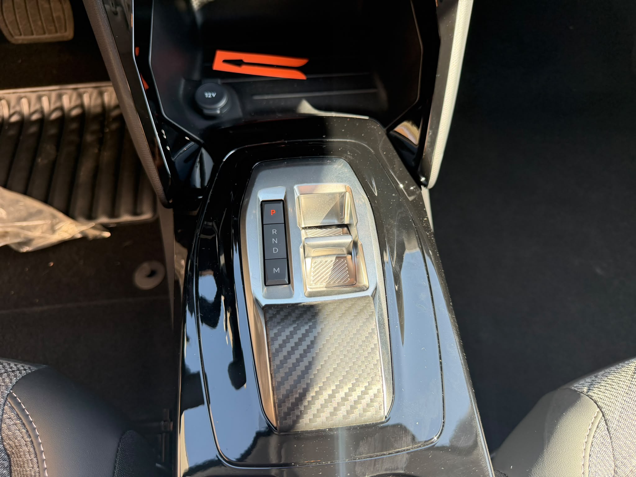 Peugeot 208 1.2 Hybrid 110cv AUTOMATICA ALLURE 2025 KM0