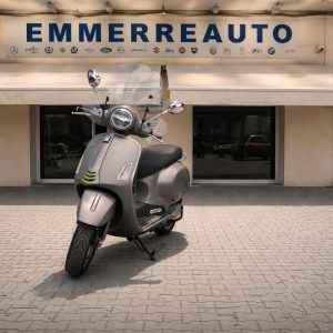 Vespa GTS 300 SUPER TECH del 2024 USATO