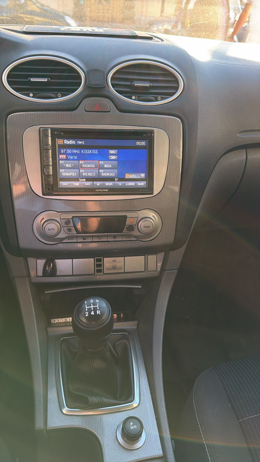 Ford Focus 1.6 tdci diesel TITANIUM 2009 USATO - immagine 6