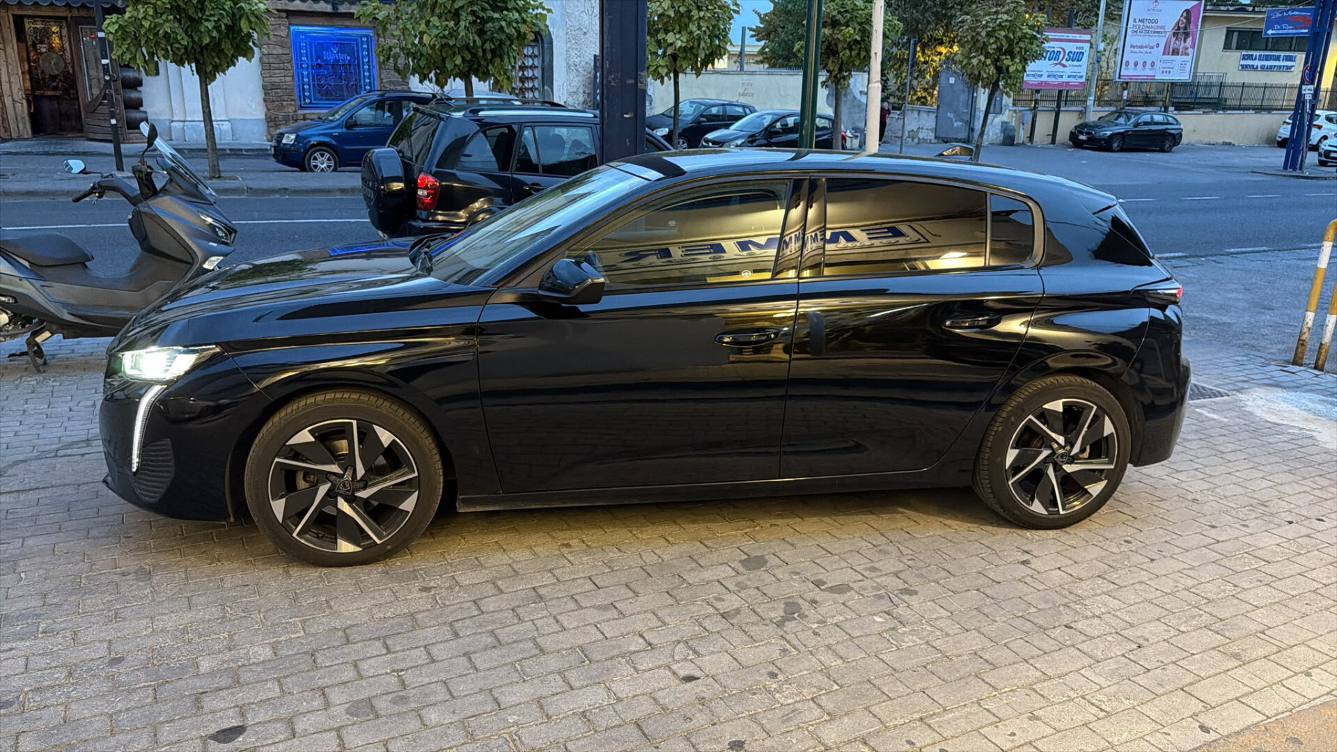 Peugeot 308 1.2 PureTech 130 S&S Allure Pack 2022 USATO - immagine 12