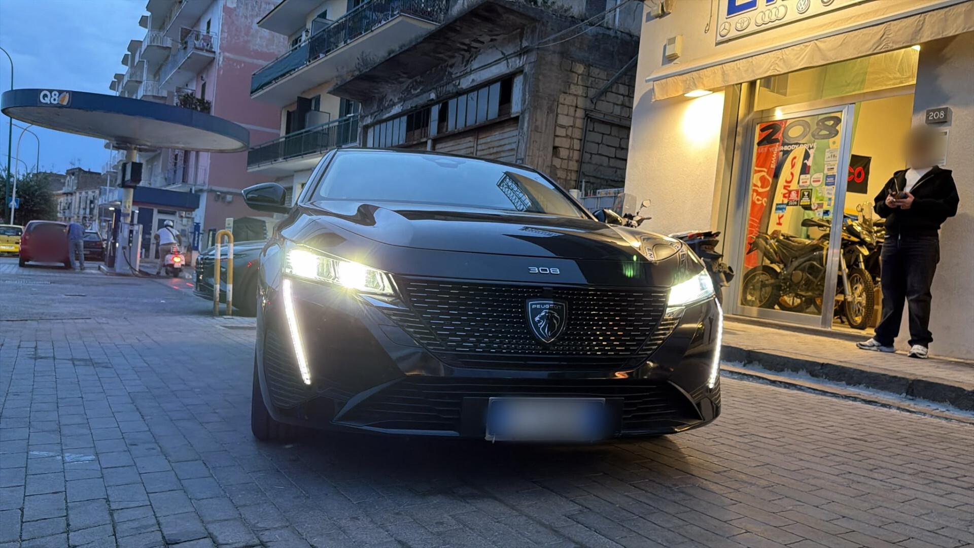 Peugeot 308 1.2 PureTech 130 S&S Allure Pack 2022 USATO - immagine 3