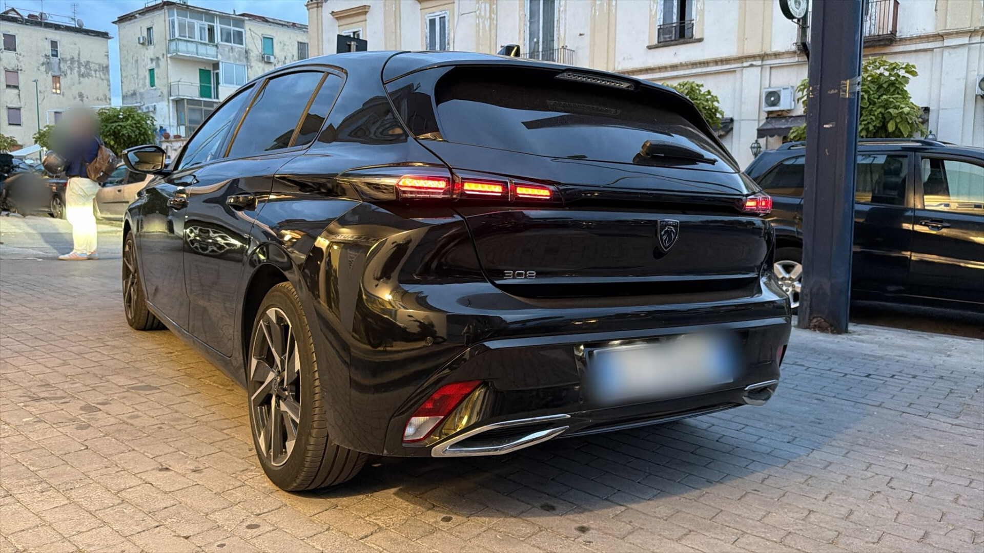 Peugeot 308 1.2 PureTech 130 S&S Allure Pack 2022 USATO - immagine 5