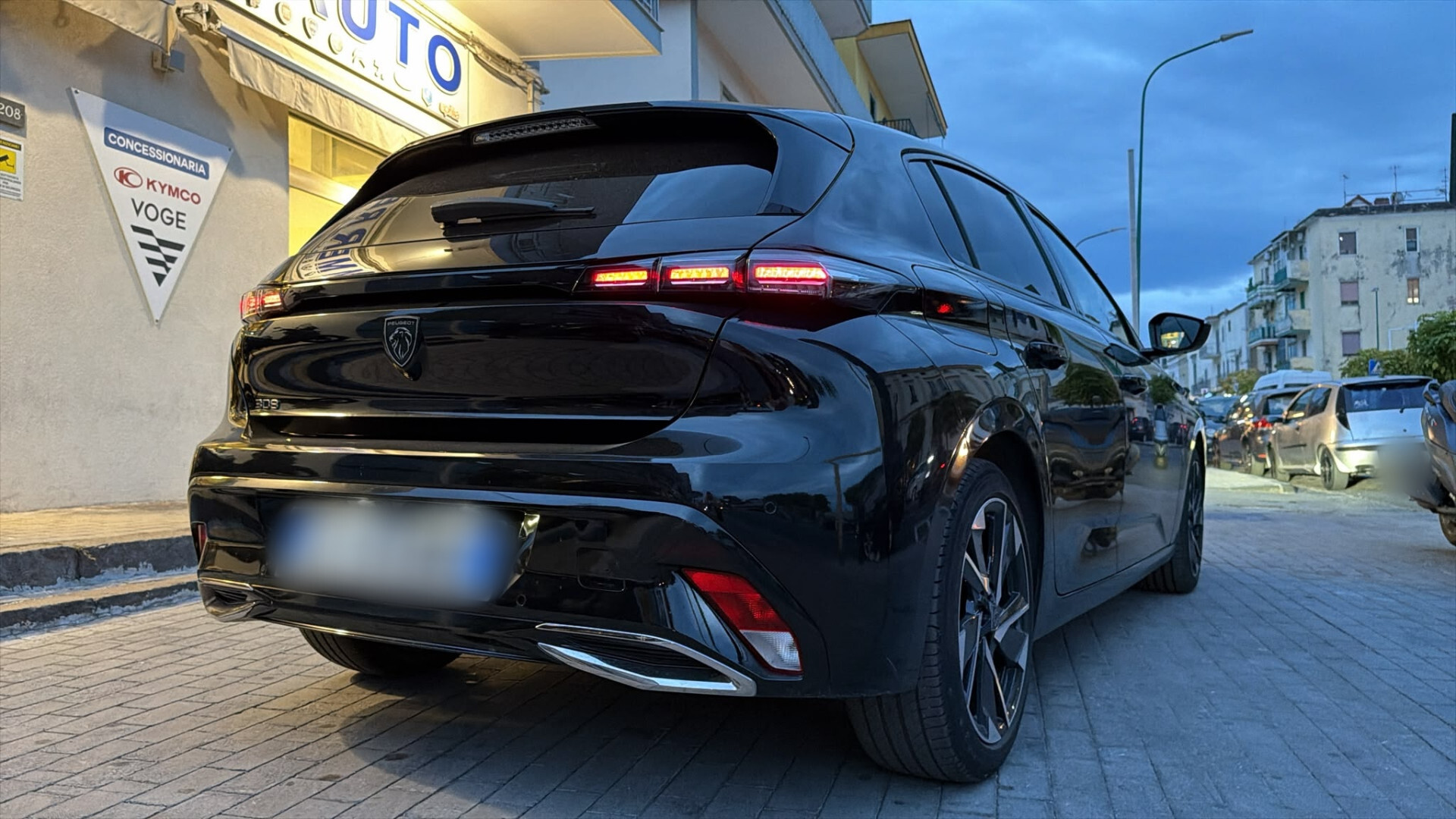 Peugeot 308 1.2 PureTech 130 S&S Allure Pack 2022 USATO - immagine 8
